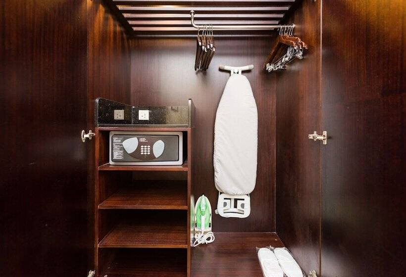 Номер Deluxe, Radisson Gwalior