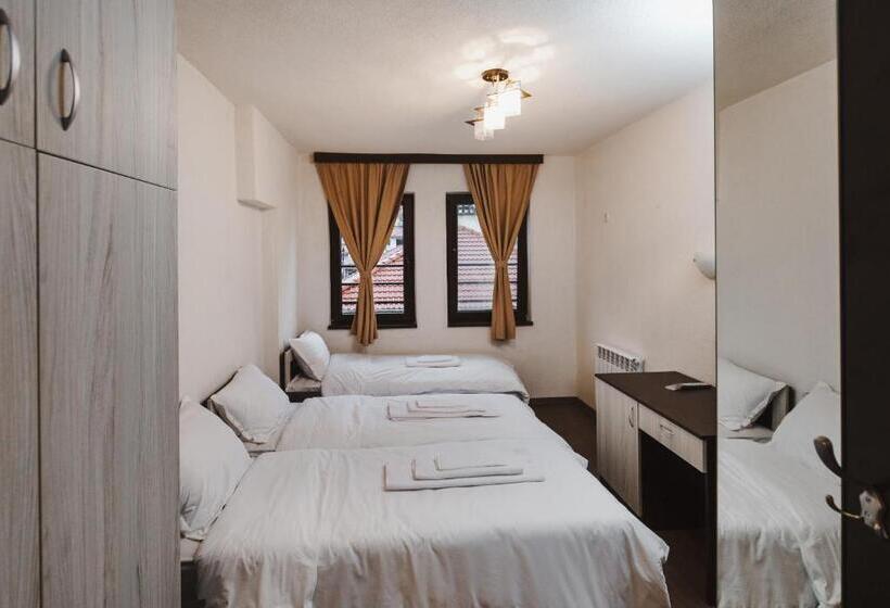 غرفة قياسية ثلاثية, Zlatograd 2 Iosifova Guest House