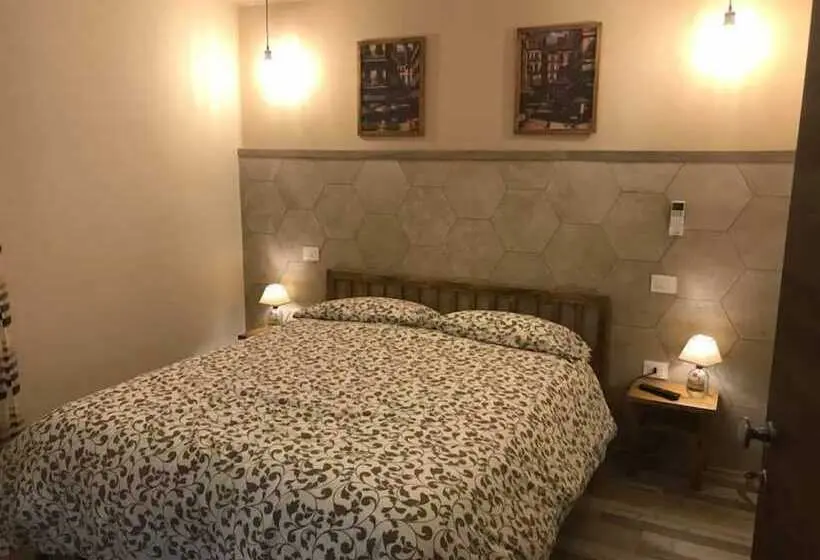 Classic Room with Views, B&b Geolja