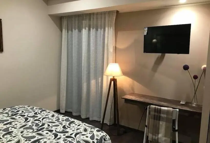 Classic Room with Views, B&b Geolja