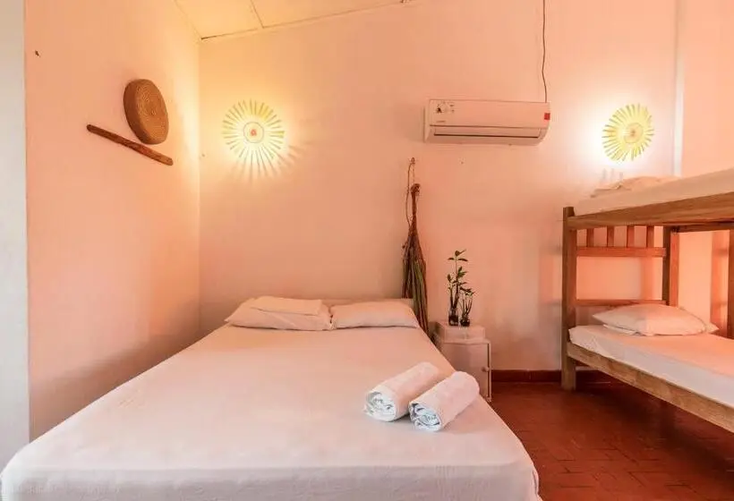 Perhehuone, Mar Amar Cabaña Hostel