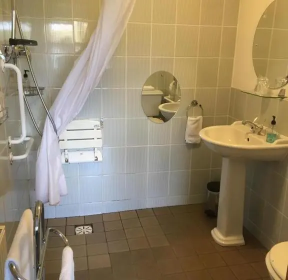 身障者適用スタンダードルーム, Deveron Lodge Guest House