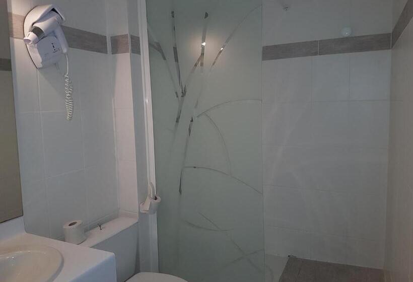 חדר משפחתי, Hôtel Restaurant Les Bruyères