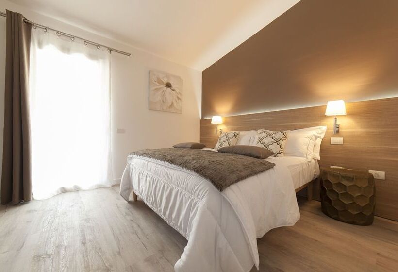 اتاق لوکس با بالکن, Suimi S