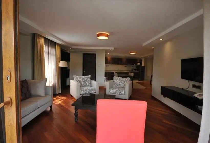 آپارتمان دلوکس 3 خوابه, Longonot Place Serviced Apartment Nairobi, City Centre Cbd