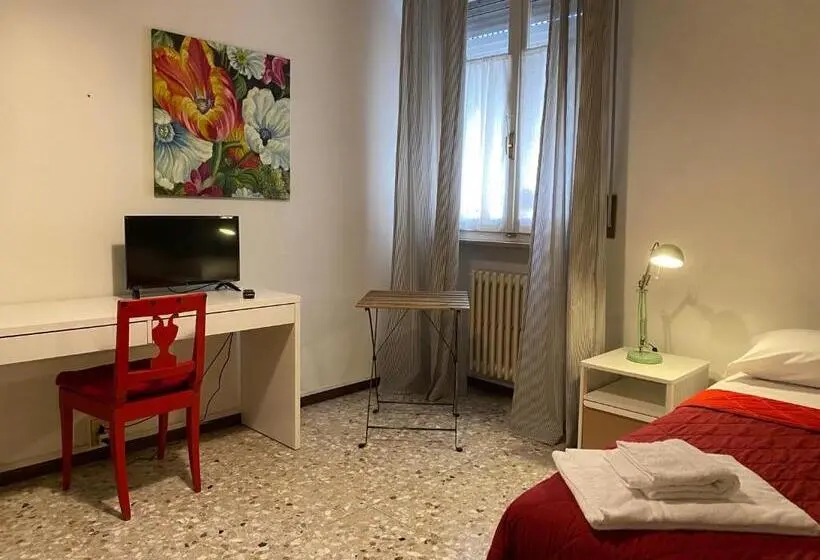 اتاق اکونومی یک تخته, Affittacamere Room Ospedale Maggiore