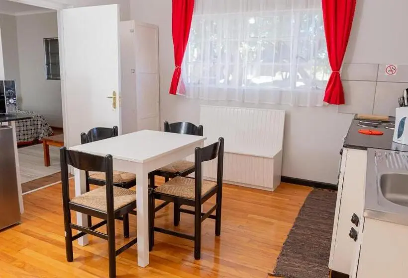 Classic Neljän Hengen Huone, Green Olive Guesthouse