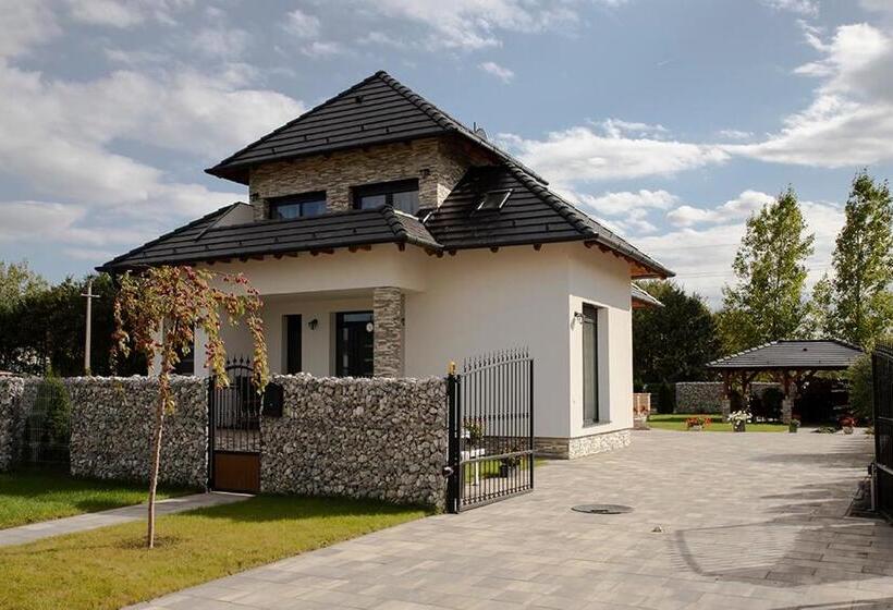 חדר סטנדרט עם מיטת קינג, Győri Vendégház