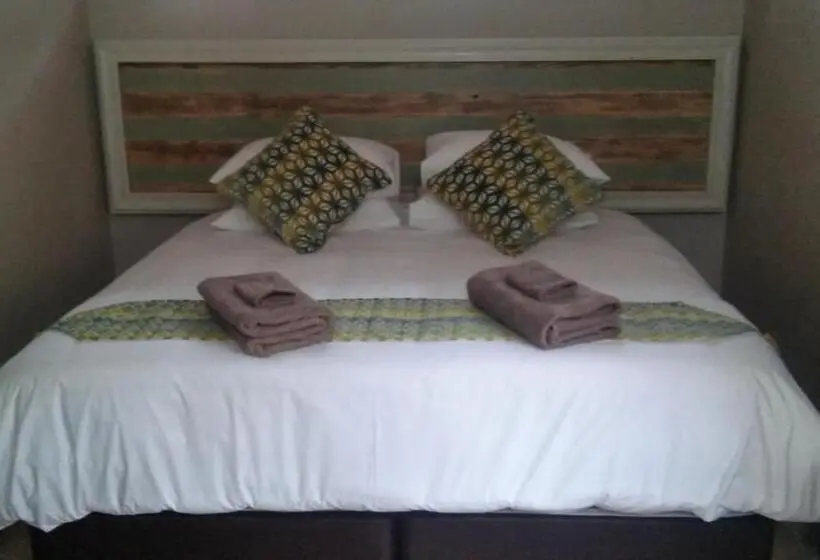 اتاق لوکس با تخت بزرگ, Hanna S Place