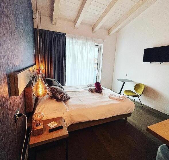 バルコニー付きスタンダードルーム, Glocal Torbole