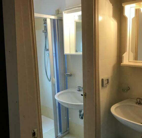 インサイドエコノミールーム, La Sirenetta