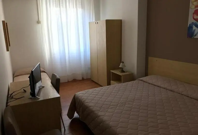 Economy Triple Room, La Sirenetta