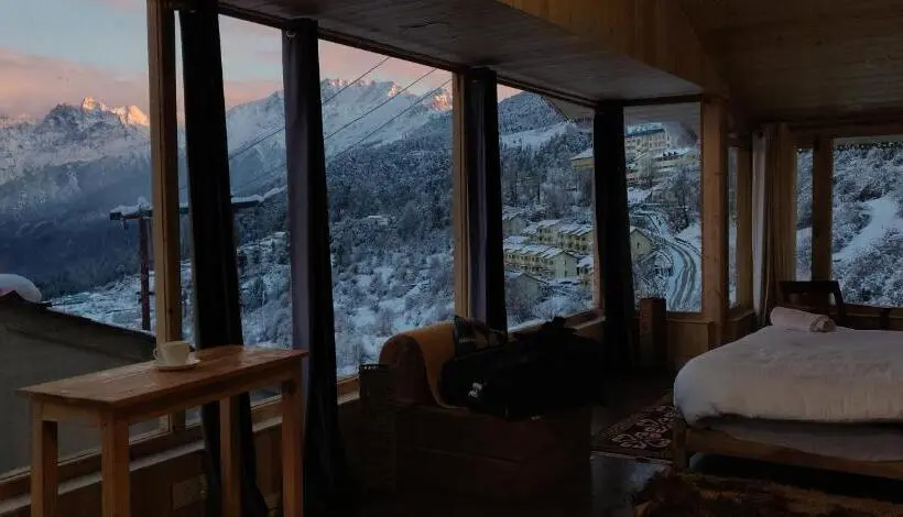 マウンテンビュースイート, Mountain Rover Auli Resort