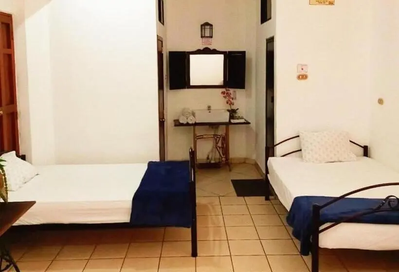 اتاق خانوادگی, Hostal Las Puertas