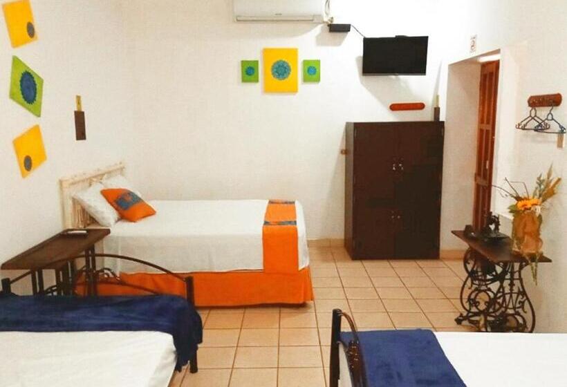 اتاق خانوادگی, Hostal Las Puertas