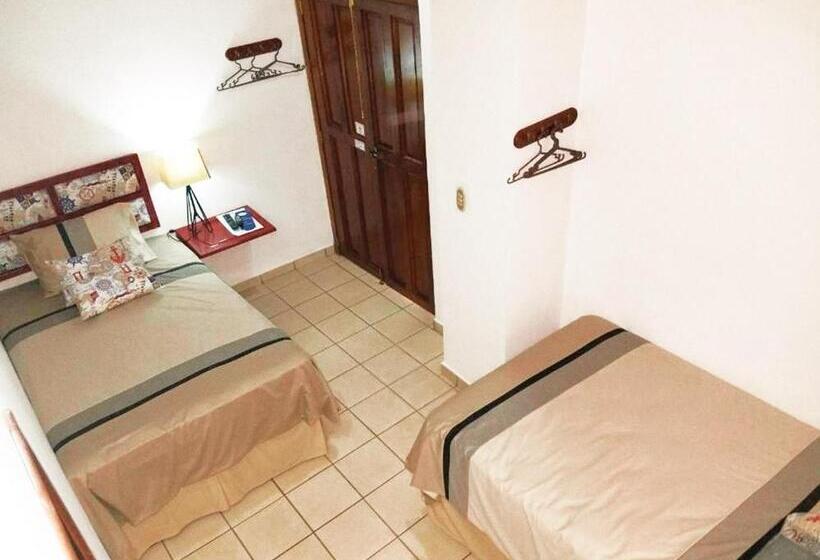 اتاق لوکس, Hostal Las Puertas