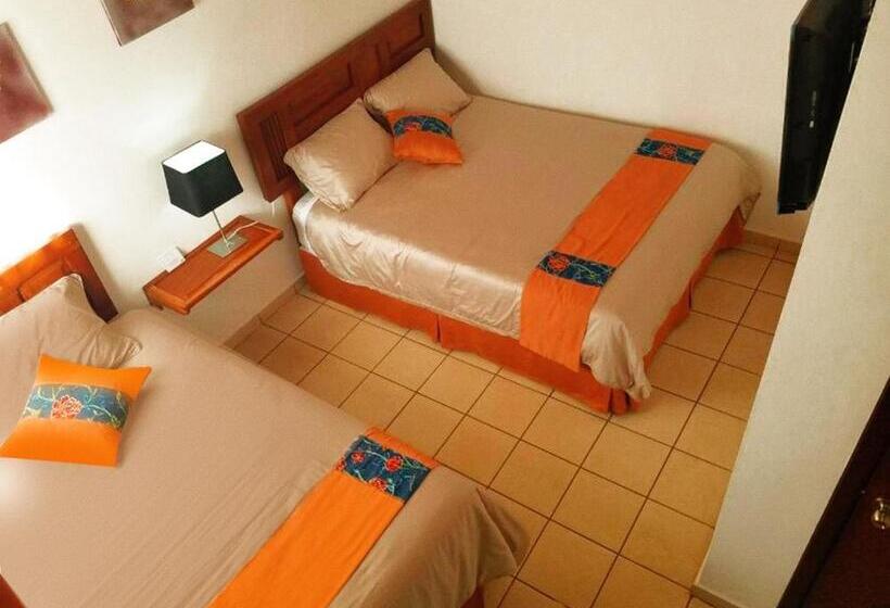 اتاق راحتی سه تخته, Hostal Las Puertas