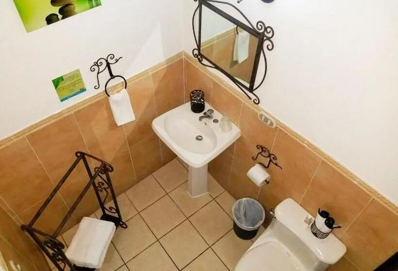 اتاق سوپریور با تخت بزرگ, Hostal Las Puertas