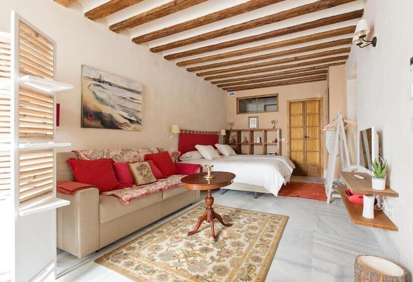 Estudio Estàndard, Casa De Las Cuatro Torres