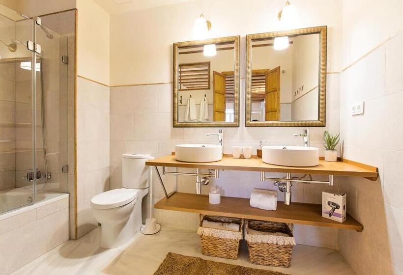 Estudio Estàndard, Casa De Las Cuatro Torres