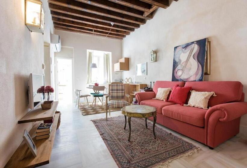 Estudio Estàndard, Casa De Las Cuatro Torres