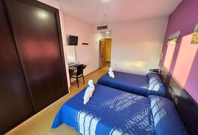اتاق خانوادگی, Hostal Restaurante Vial