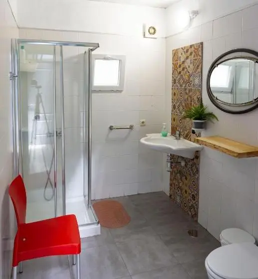 تختخواب در اتاق مشترک, Tenerife Experience Hostel