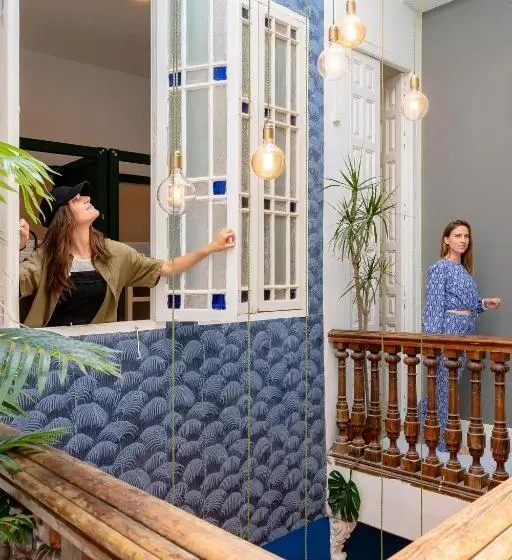 تختخواب در اتاق مشترک, The Urban Jungle Hostel
