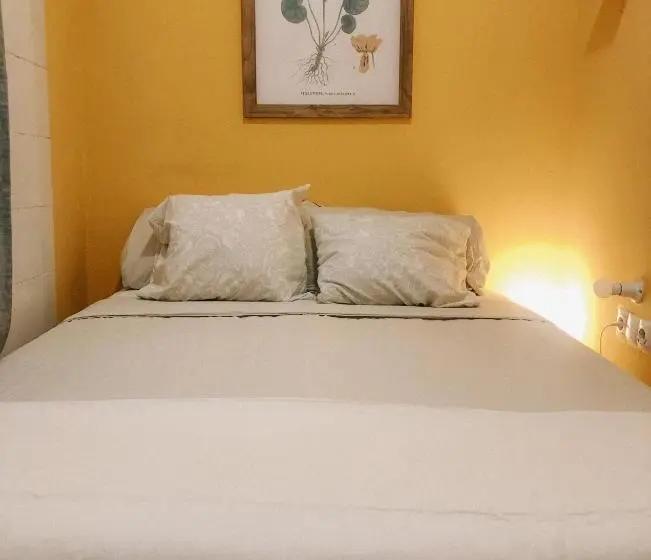 اتاق اکونومی, The Urban Jungle Hostel