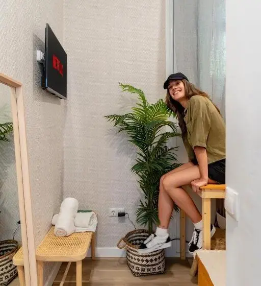 اتاق اکونومی, The Urban Jungle Hostel