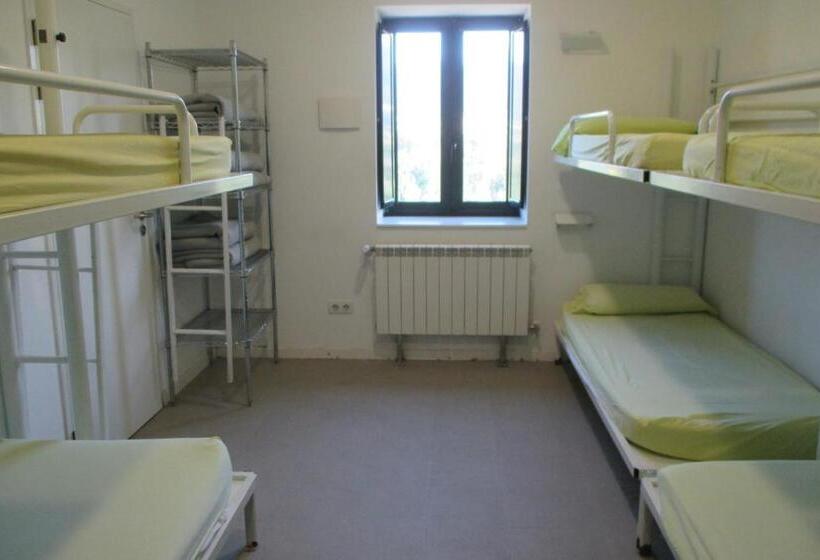 חדר משפחתי, Alberg La Bruna