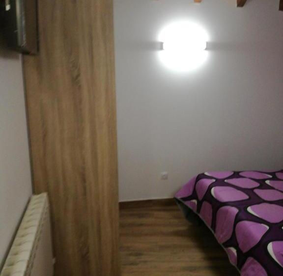 Стандартный Номер Нижний Этаж, Hostal Casa Tino