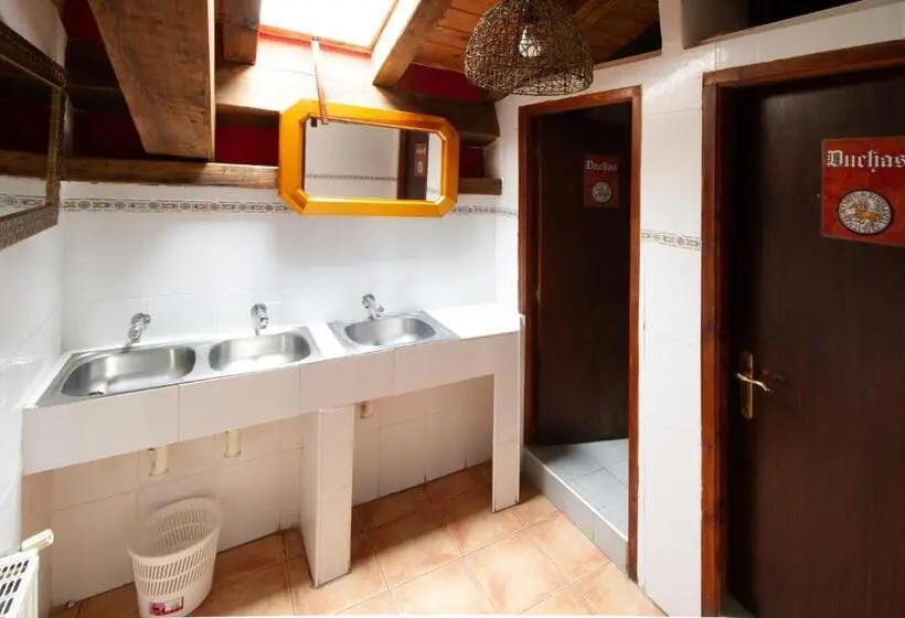 ルームシェアのワンベッド, La Pata De Oca Hostal Rural Y Albergue