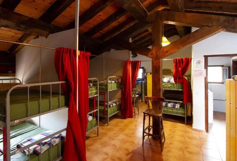 ルームシェアのワンベッド, La Pata De Oca Hostal Rural Y Albergue
