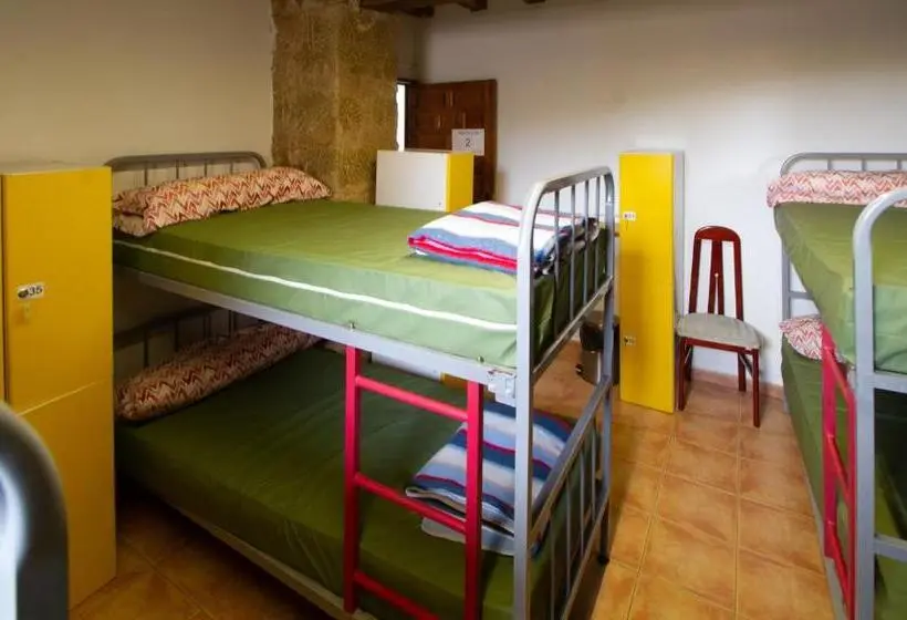 ルームシェアのワンベッド, La Pata De Oca Hostal Rural Y Albergue