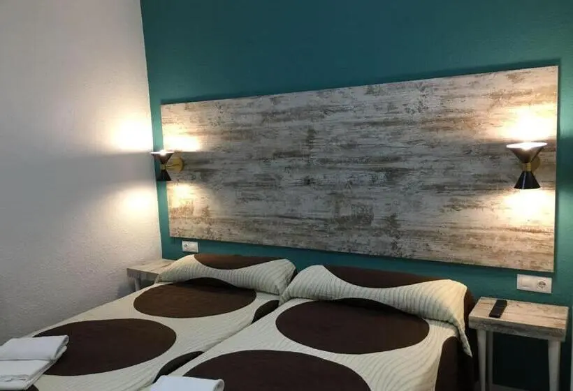اتاق استاندارد با سرویس بهداشتی مشترک, Roomconcept Hostel