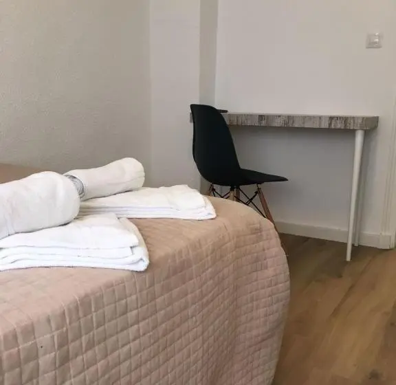 سوییت, Roomconcept Hostel