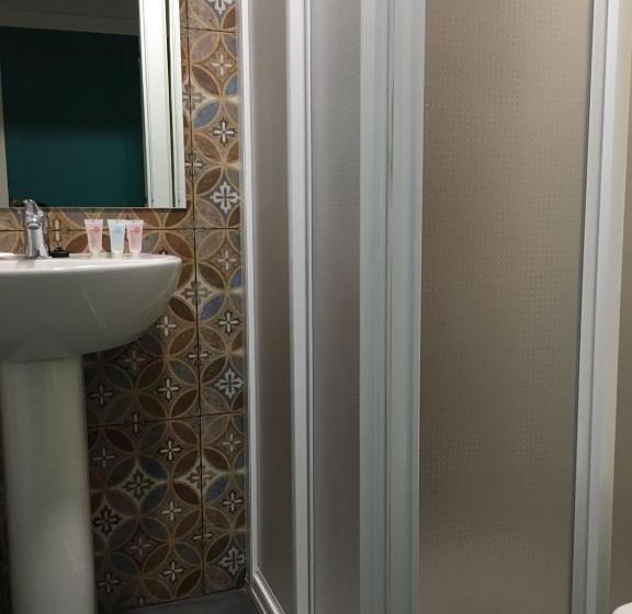 스위트, Roomconcept Hostel