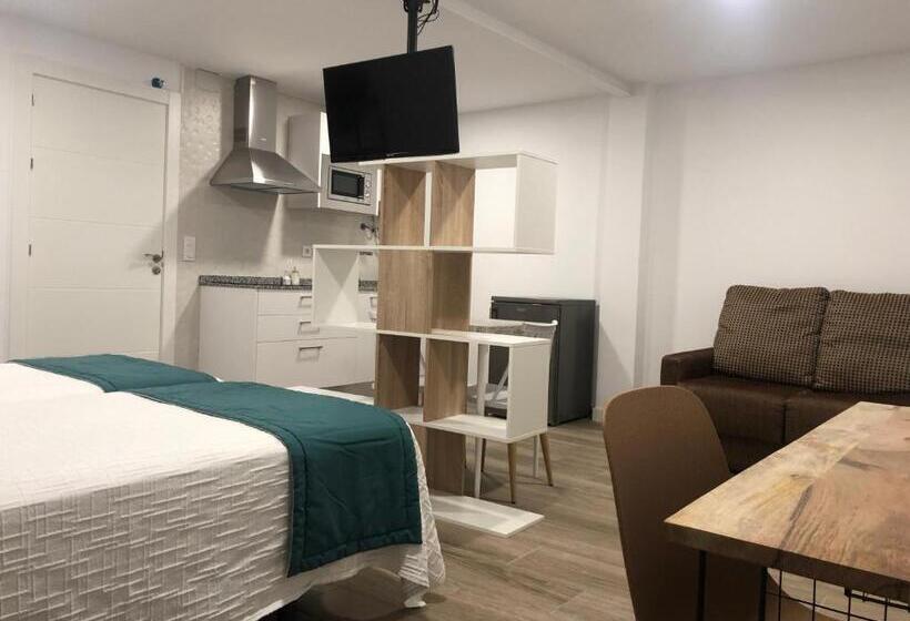 스탠다드 스튜디오, Roomconcept Hostel
