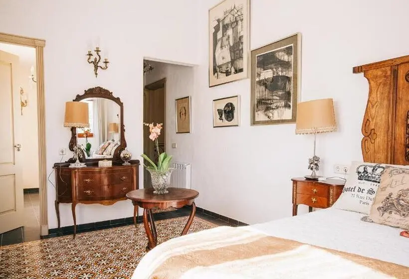 ویلای یک اتاق خوابه با استخر شنا, Vila Caelus Masia Boutique