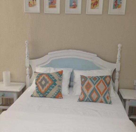 اتاق استاندارد با سرویس بهداشتی مشترک, Pensión Cádiz