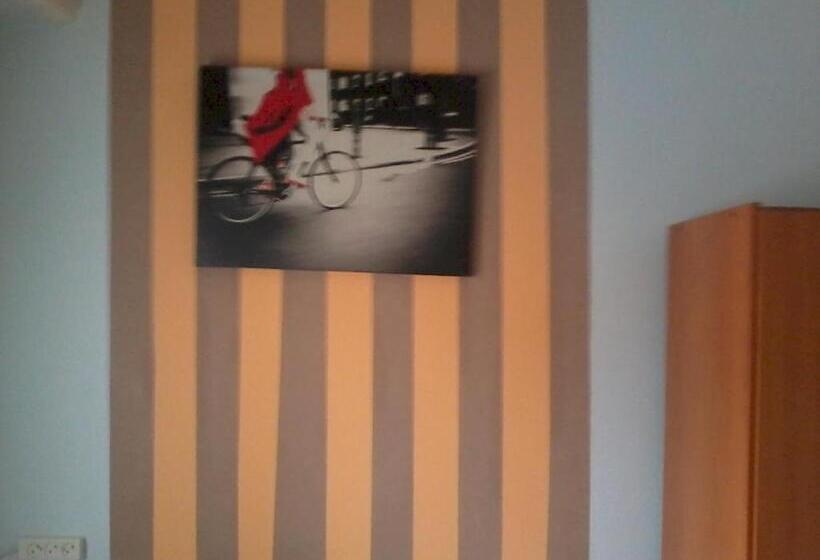 バスルーム共有のシングルスタンダード, Pensión Gema