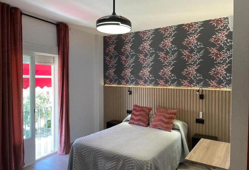 Номер Стандарт Трехместный, Hostal Calderón De La Barca