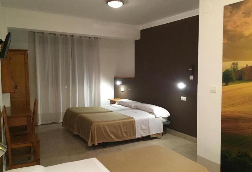 Четырехместный Номер Стандарт Вид на Море, Hostal Puerto Beach