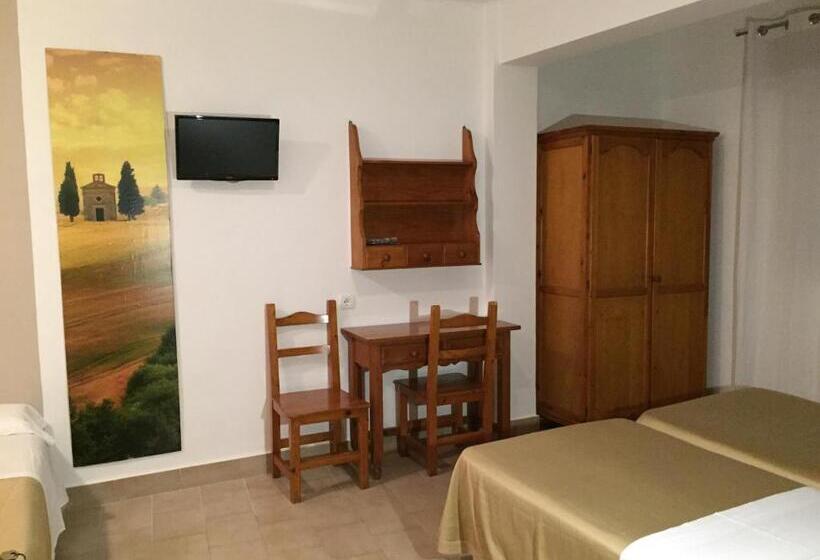 Четырехместный Номер Стандарт Вид на Море, Hostal Puerto Beach