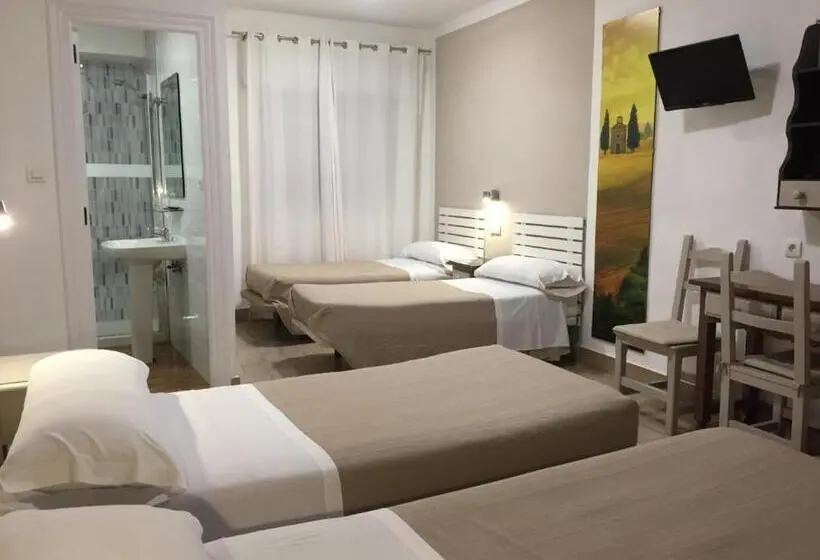 Perhehuone Sivuttainen Merinäkymä, Hostal Puerto Beach