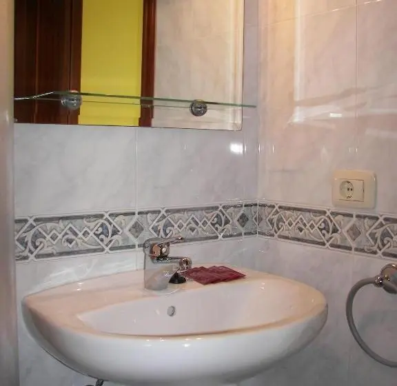 オーシャンビュースタンダードルームバルコニー付き, Hostal Santa Marta Playa
