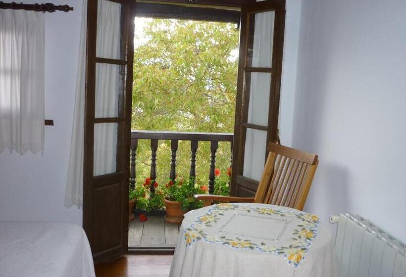 バルコニー付きスタンダードルーム, Posada Torcaz