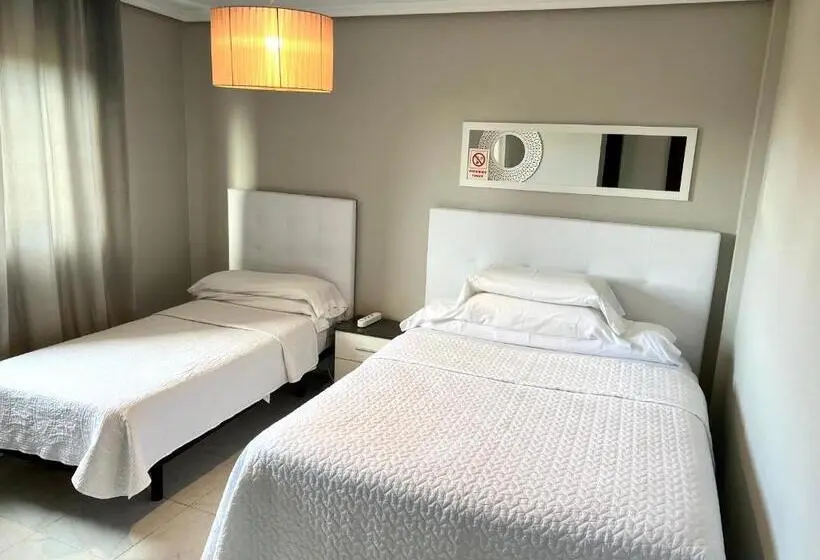 スタンダードトリプルルーム, Hostal La Picota