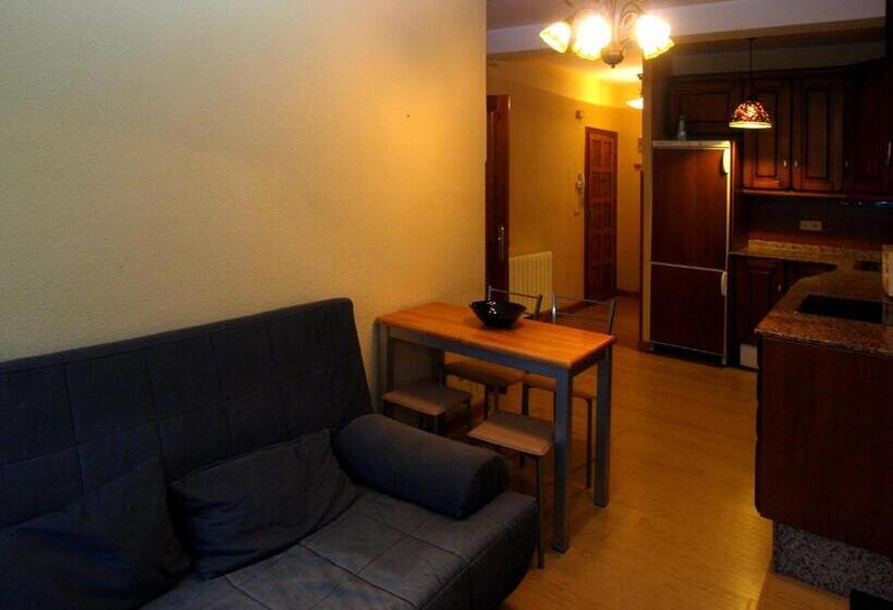 Апартаменты 1 Спальня, Pensión Plaza Del Ayuntamiento